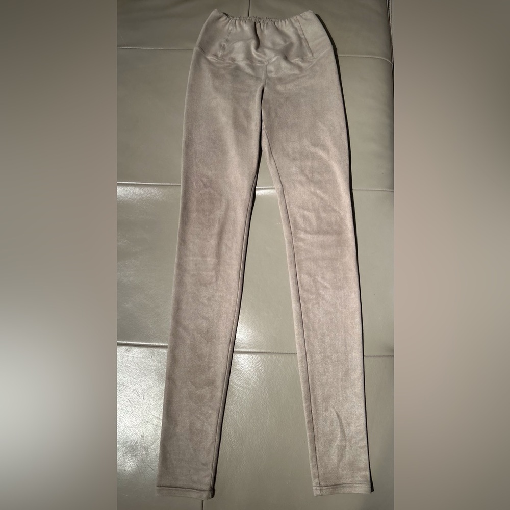 Aritzia Wilfred Free vegan suede leggings